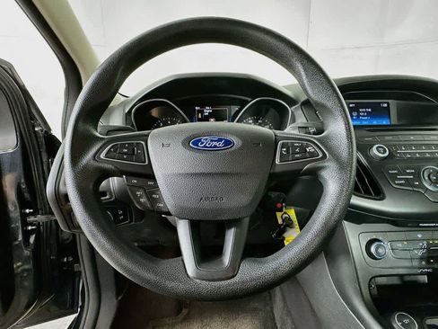 Used 2015 Ford Focus SE FWD image 15