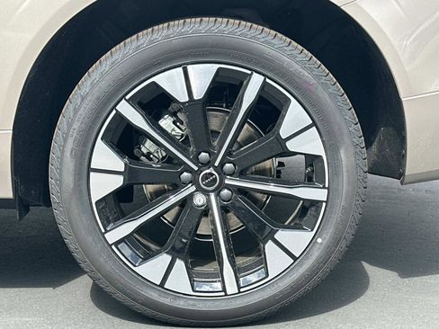 New 2026 Volvo XC60 B5 Plus w/ Climate Package image 23