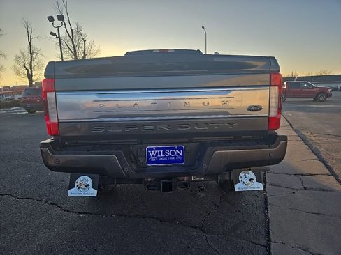 Used 2019 Ford F350 Platinum w/ Platinum Ultimate Package image 5
