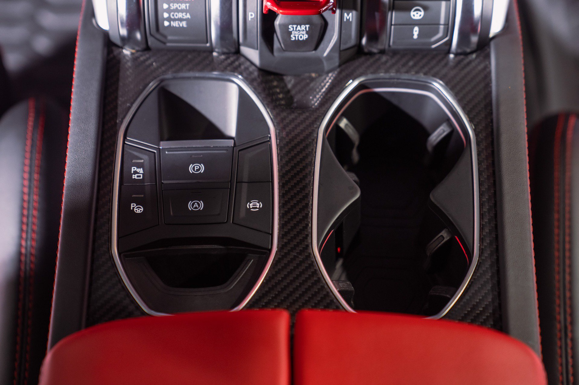 Used 2022 Lamborghini Urus AWD/4WD image 35