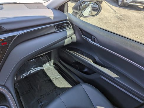 Used 2023 Toyota Camry SE image 16