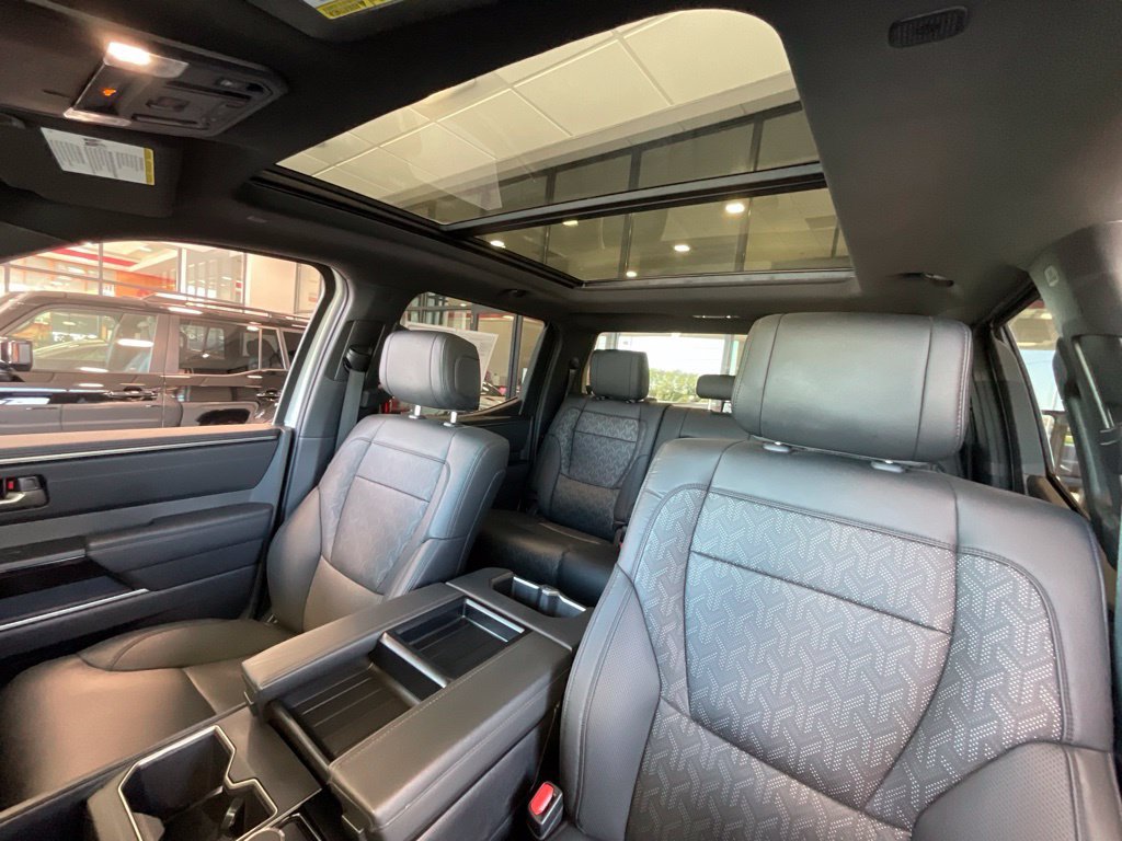 Used 2025 Toyota Tundra Limited AWD/4WD image 10