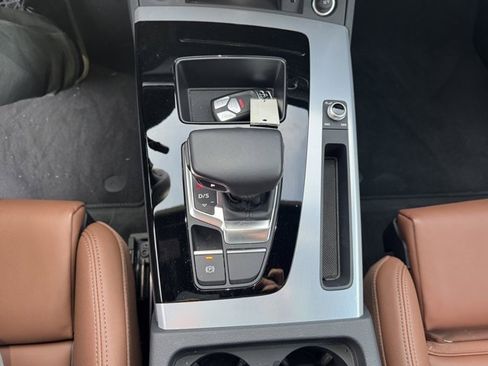 Used 2025 Audi Q5 2.0T Premium w/ Convenience Plus Package image 19