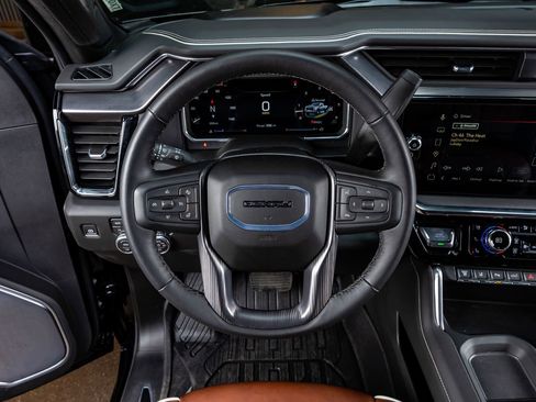 Used 2026 GMC Sierra 3500 Denali Ultimate image 19