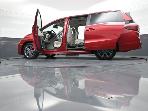 Certified 2025 Honda Odyssey Touring image 49