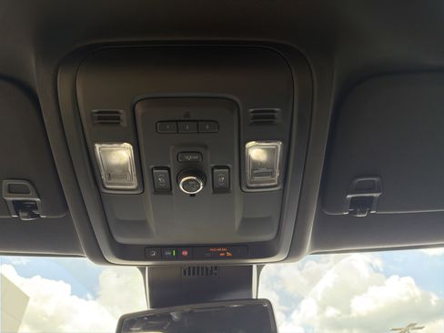 Used 2023 Chevrolet Tahoe RST w/ RST Performance Edition AWD/4WD image 22