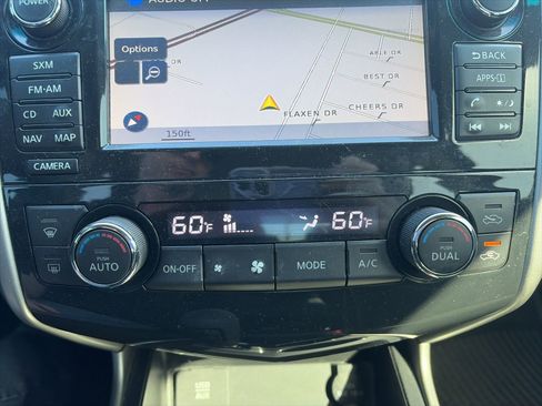 Used 2015 Nissan Altima 2.5 SV w/ Convenience Package image 17