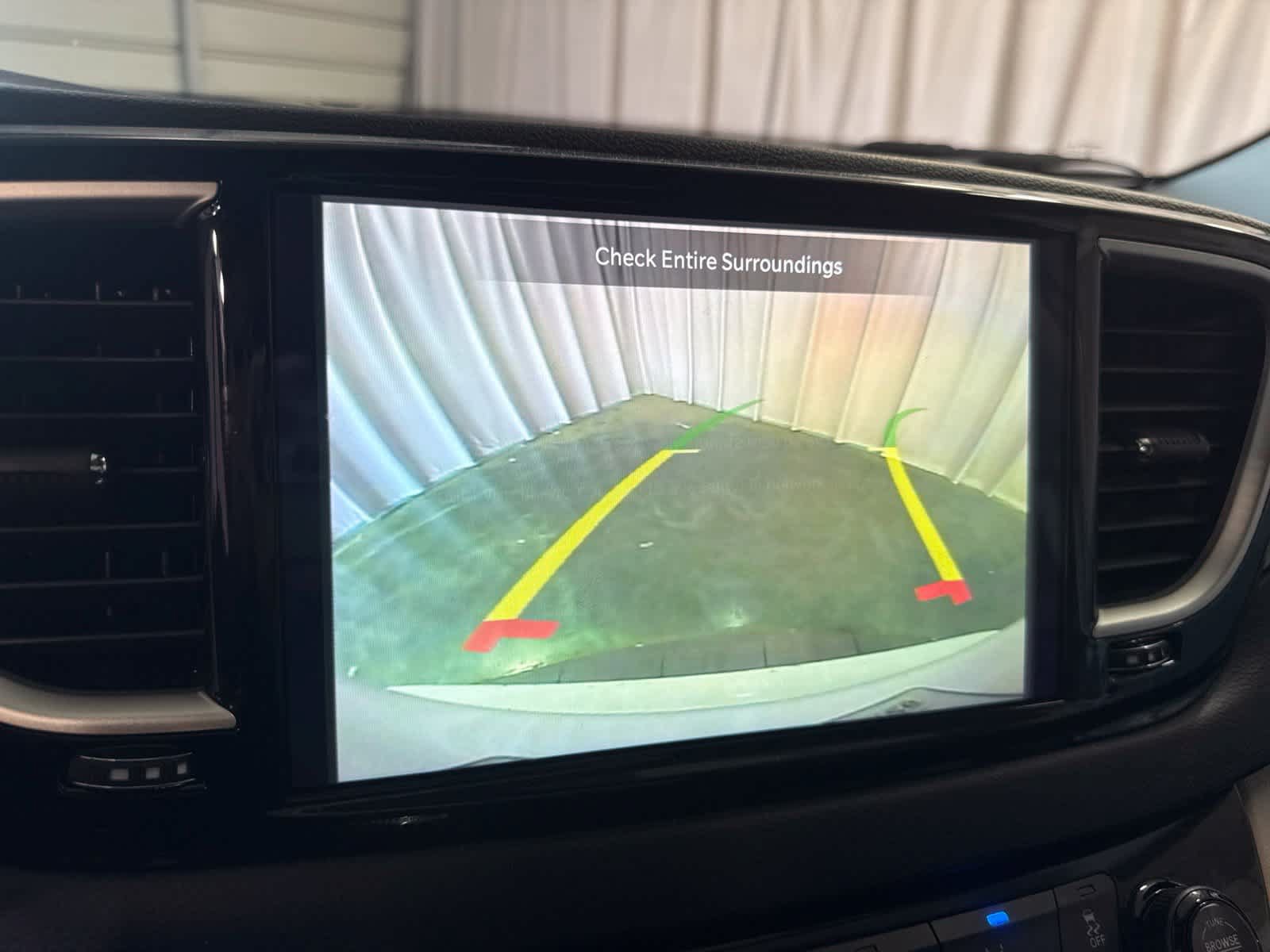 Used 2023 Chrysler Pacifica Touring-L FWD image 28