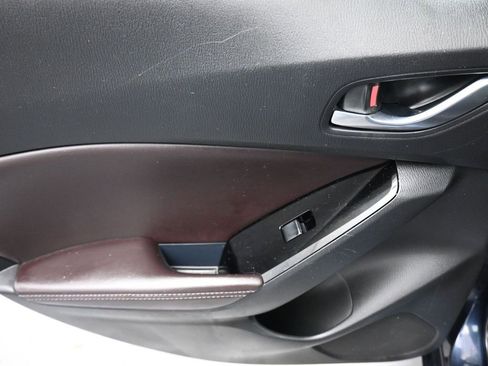 Used 2017 MAZDA MAZDA3 Touring image 30