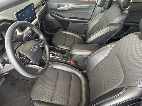 Used 2024 Ford Escape SE image 20