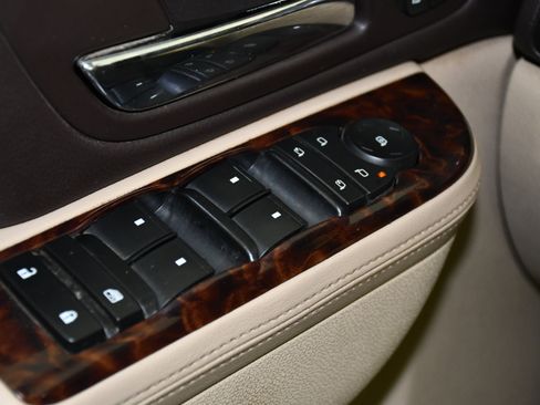 Used 2012 GMC Yukon Denali AWD/4WD image 33