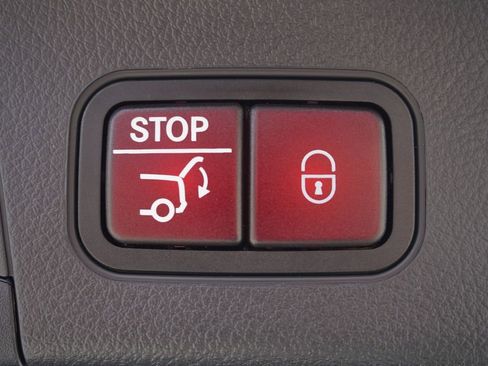Used 2025 Mercedes-Benz GLA 250 image 9