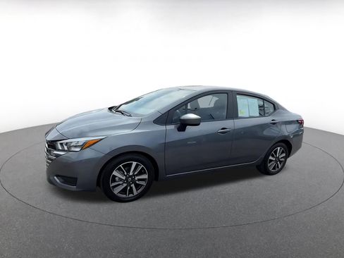 Used 2025 Nissan Versa SV image 8