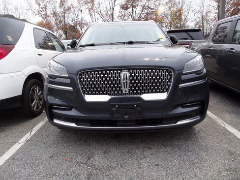 Certified 2023 Lincoln Aviator Reserve w/ Equipment Group 201A image 2