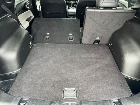 Used 2024 Jeep Compass Limited image 20