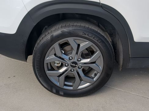 Certified 2024 Kia Seltos S AWD/4WD image 12