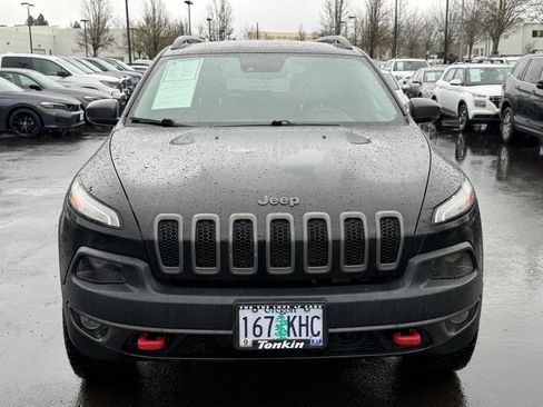 Used 2017 Jeep Cherokee Trailhawk image 3