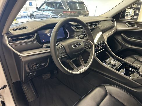 Used 2023 Jeep Grand Cherokee L Limited image 26