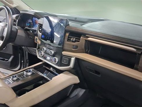 Used 2024 Ford Expedition Limited image 20