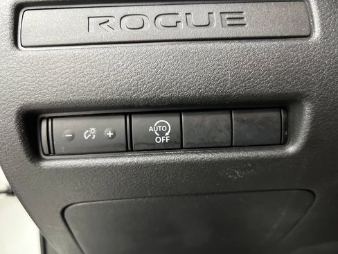 Used 2024 Nissan Rogue S FWD image 44