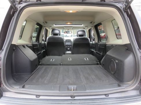 Used 2016 Jeep Patriot High Altitude AWD/4WD image 25