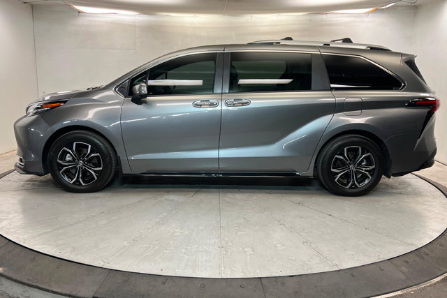 Used 2026 Toyota Sienna Platinum AWD/4WD image 2