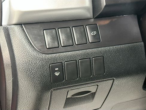 Used 2016 Toyota Highlander XLE AWD/4WD image 10