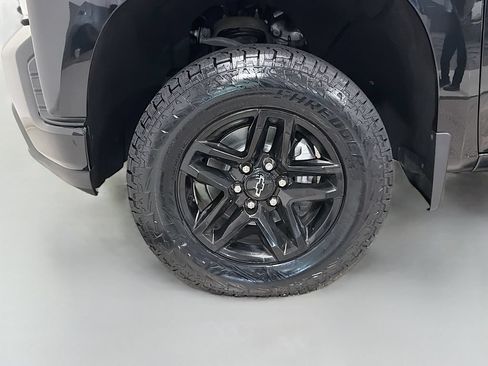 Used 2021 Chevrolet Silverado 1500 Custom Trail Boss w/ Midnight Edition AWD/4WD image 29