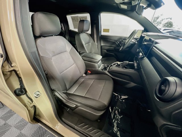 Used 2024 Chevrolet Colorado Trail Boss w/ Technology Package AWD/4WD image 30