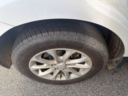 Used 2020 Chevrolet Equinox LT image 18