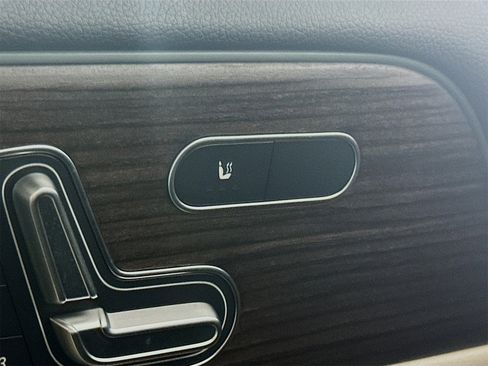 Used 2025 Mercedes-Benz GLB 250 GLB 250 image 21