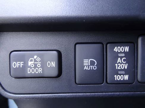 Used 2023 Toyota Tacoma TRD Off-Road AWD/4WD image 17