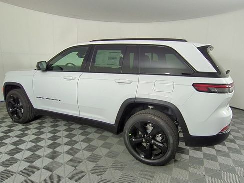 New 2025 Jeep Grand Cherokee Limited w/ Black Appearance Package RWD image 6