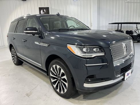 Used 2022 Lincoln Navigator Reserve image 21