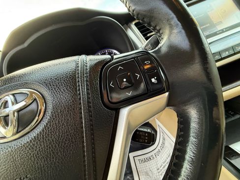Used 2015 Toyota Highlander Limited image 48