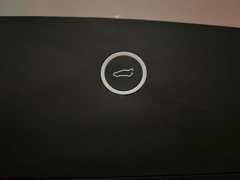 Used 2018 Tesla Model X 75D image 7