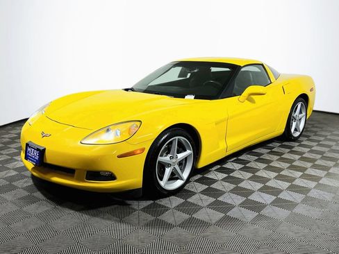Used 2013 Chevrolet Corvette Coupe RWD image 3