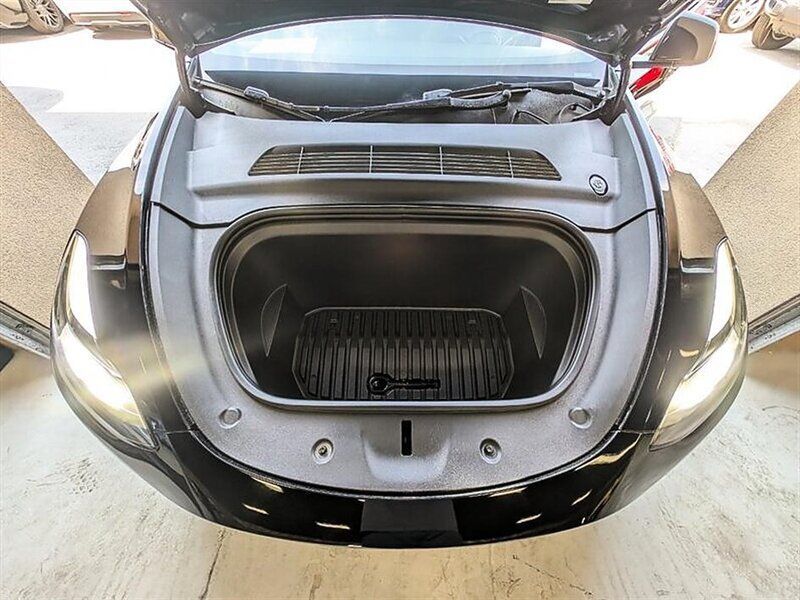 Used 2023 Tesla Model Y Long Range AWD/4WD image 17