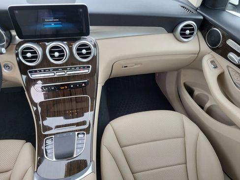 Certified 2022 Mercedes-Benz GLC 300 image 16