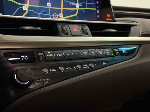 Used 2020 Lexus ES 350 w/ Premium Package image 22