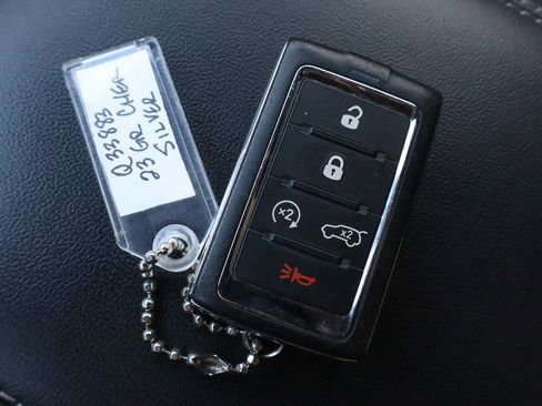 Used 2023 Jeep Grand Cherokee Altitude image 32