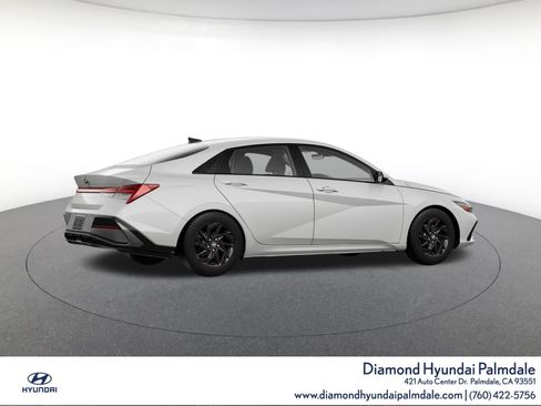 Certified 2024 Hyundai Elantra SEL FWD image 8