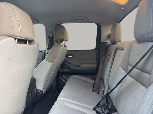 Used 2023 Nissan Frontier SV w/ Technology Package image 17