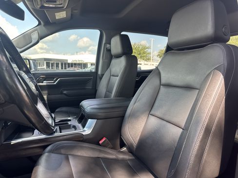 Used 2023 GMC Sierra 1500 SLT AWD/4WD image 6
