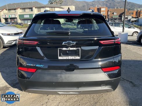 Used 2022 Chevrolet Bolt EUV LT w/ Convenience Package image 4