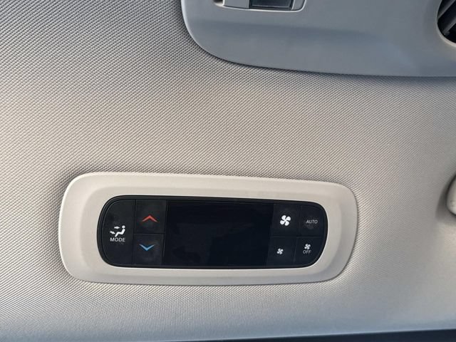 Used 2022 Chrysler Pacifica Touring-L FWD image 60