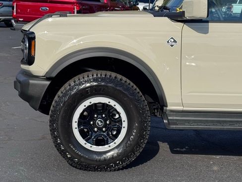 New 2025 Ford Bronco Outer Banks w/ Sasquatch Package image 39