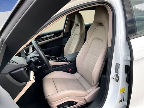 Used 2025 Porsche Panamera 4 image 5