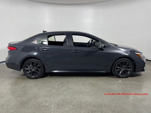 Used 2023 Toyota Corolla SE w/ SE Premium Package image 2
