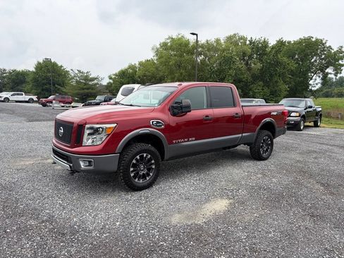 Used 2016 Nissan Titan PRO-4X AWD/4WD image 2